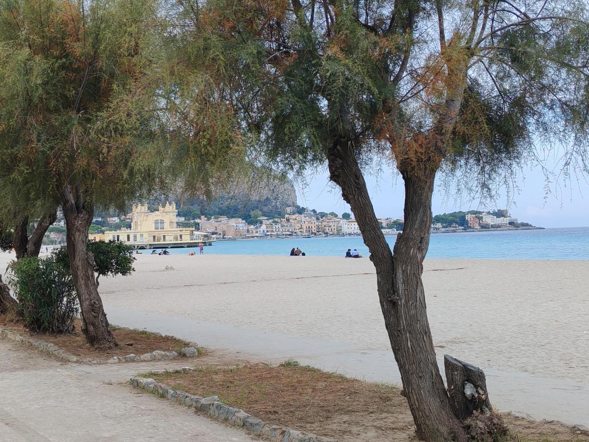 Mondello La Piazzetta Apartment ปาแลร์โม ภายนอก รูปภาพ